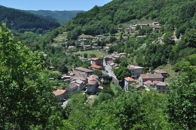 Vue générale du village d'Albon depuis le Sud-Est - Albon-d'Ardèche (07190) - Ardèche
