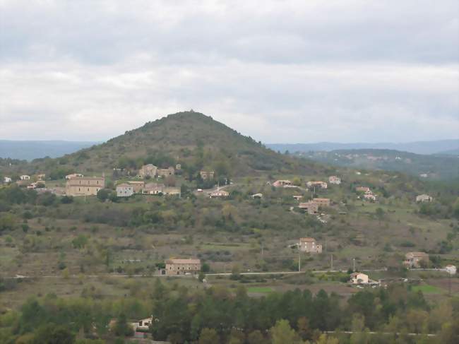 Vue du village au pied du Puech - Les Assions (07140) - Ardèche