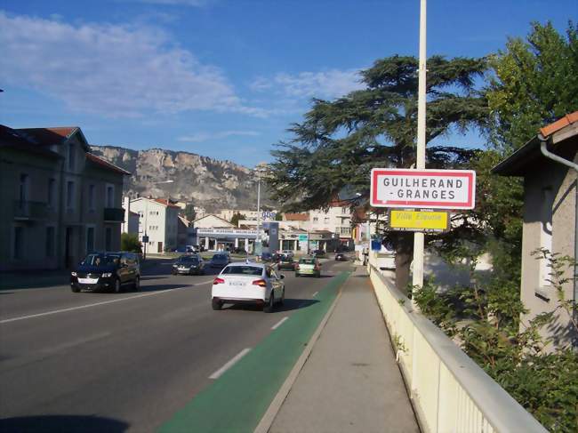 L'entrée de Guilherand-Granges après traversée du Rhône depuis Valence - Guilherand-Granges (07500) - Ardèche