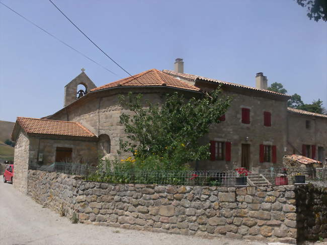 Issamoulenc chef-lieu (église et ferme à côté) - Issamoulenc (07190) - Ardèche