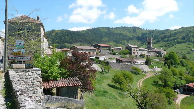Vue générale du village de Labatie d'Andaure, en Ardèche - Labatie-d'Andaure (07570) - Ardèche