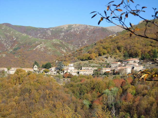 Vue sur le village de Laboule - Laboule (07110) - Ardèche
