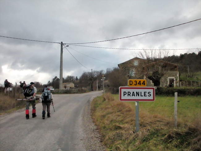 Entrée du village de Pranles - Pranles (07000) - Ardèche
