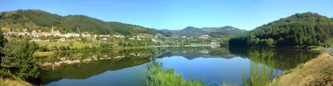 Vue panoramique du village et de son lac - Saint-Martial (07310) - Ardèche