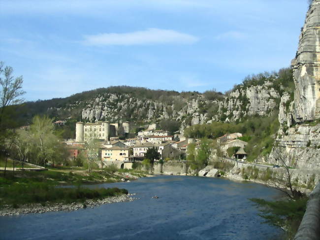 Le village de Vogüé - Vogüé (07200) - Ardèche