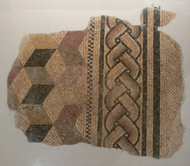 Fragment de mosaïque gallo-romaine découverte à Attricourt - Attricourt (70100) - Haute-Saône