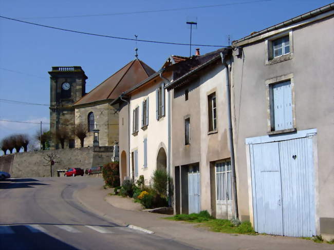 Dans le village - Blondefontaine (70500) - Haute-Saône