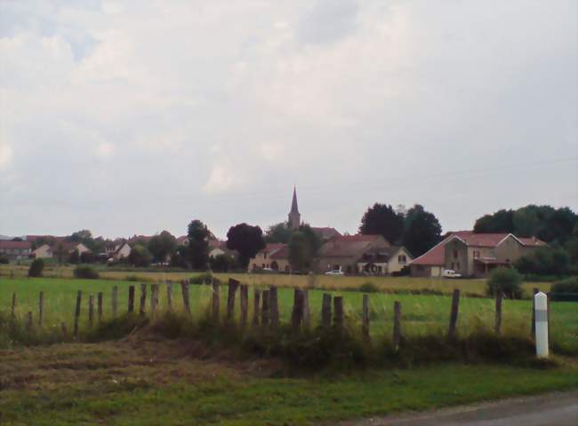 L'entrée du village par la route principale venant de Lure - Bouhans-lès-Lure (70200) - Haute-Saône