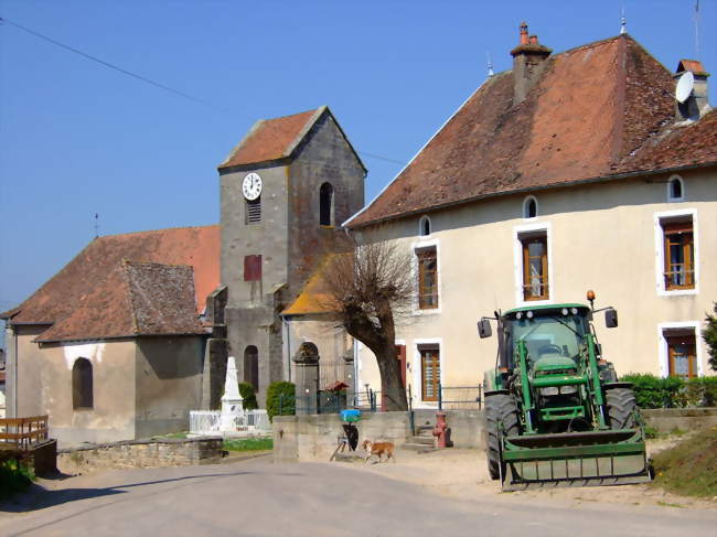Dans le village - Bousseraucourt (70500) - Haute-Saône