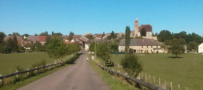 Vue de Bussières depuis le pont sur l'Ognon - Bussières (70190) - Haute-Saône