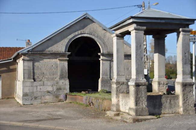 Lavoir et fontaine de Sauvigney-lès-Pesmes - Sauvigney-lès-Pesmes (70140) - Haute-Saône