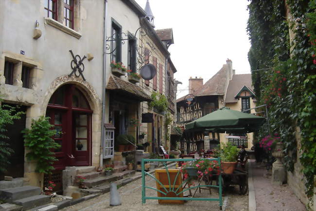 Rue de Bourbon-Lancy - Bourbon-Lancy (71140) - Saône-et-Loire