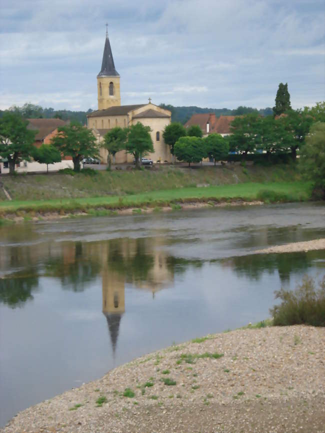 Chambilly, vue générale, la Loire et l'église - Chambilly (71110) - Saône-et-Loire