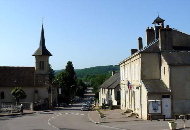 Vue de Chissey-en-Morvan, sur la D980 - Chissey-en-Morvan (71540) - Saône-et-Loire