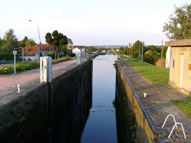 Canal du Centre à Écuisses - Écuisses (71210) - Saône-et-Loire