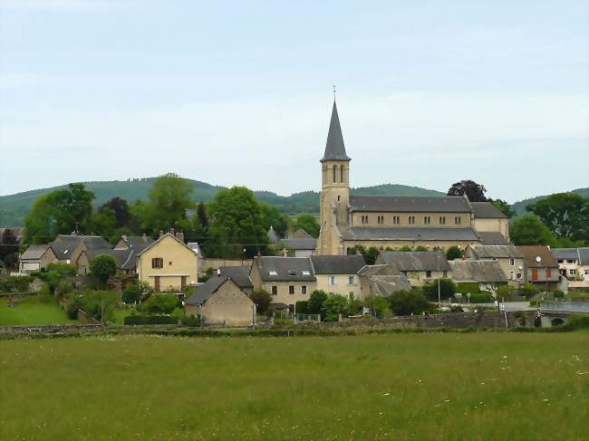 Vue générale de La Grande-Verrière et son église - La Grande-Verrière (71990) - Saône-et-Loire