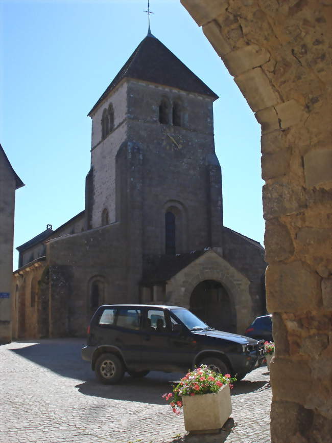 L'église - Issy-l'Évêque (71760) - Saône-et-Loire