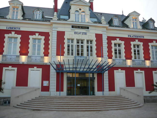 Hôtel de Ville - Montceau-les-Mines (71300) - Saône-et-Loire