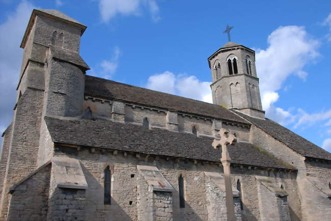 Vue d'ensemble de l'église Saint-Albain - Saint-Albain (71260) - Saône-et-Loire