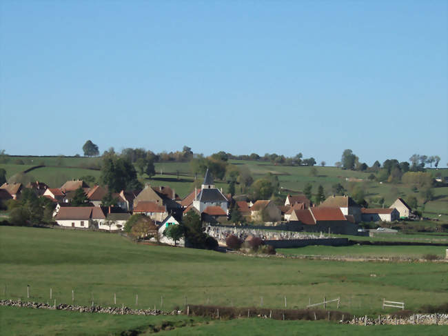 Vue du bourg depuis le hameau de Civry - Saint-Julien-de-Civry (71800) - Saône-et-Loire