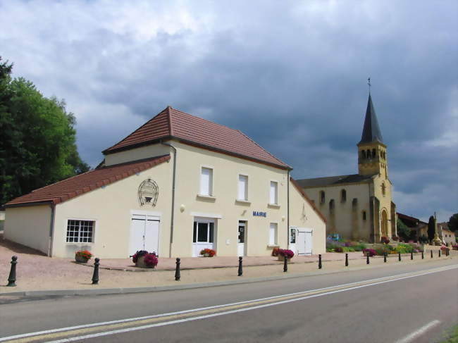Mairie et église de Varenne-Saint-Germain - Varenne-Saint-Germain (71600) - Saône-et-Loire