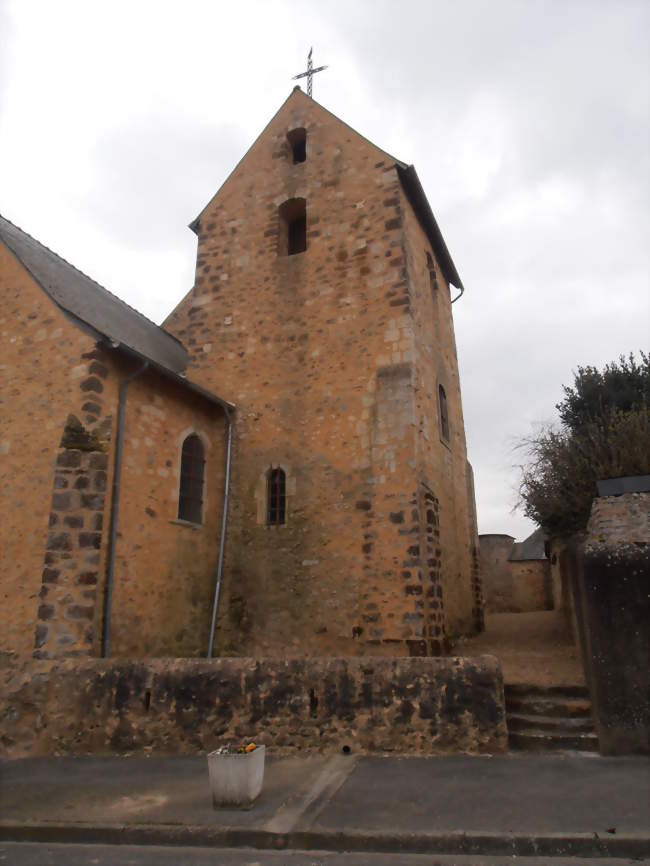 Le clocher de l'église - Saint-Ouen-en-Champagne (72350) - Sarthe