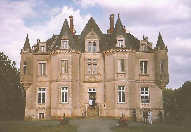 Le château de la Grange Moreau - Vallon-sur-Gée (72540) - Sarthe