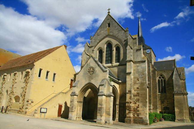L'église prieurale de Vivoin - Vivoin (72170) - Sarthe