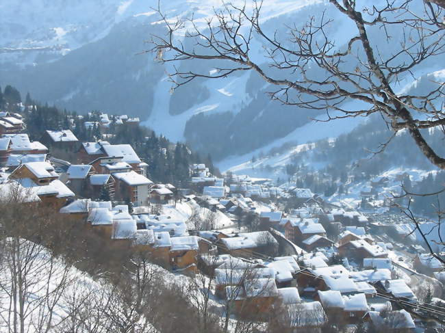 Méribel en hiver avec Mottaret au fond à gauche - Les Allues (73550) - Savoie