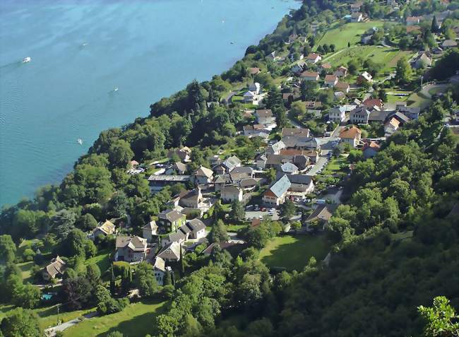 Bourdeau vue depuis la route pour le col du Chat - Bourdeau (73370) - Savoie