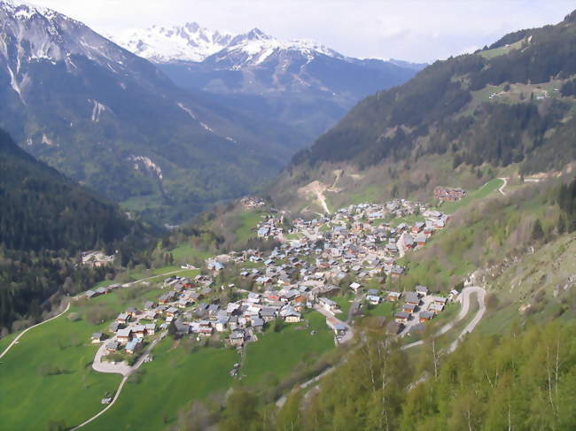 Vue aérienne du village de Champagny-en-Vanoise - Champagny-en-Vanoise (73350) - Savoie