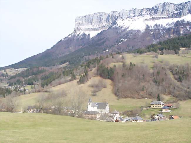 Vue d'Entremont-le-Vieux derrière le mont Granier - Entremont-le-Vieux (73670) - Savoie