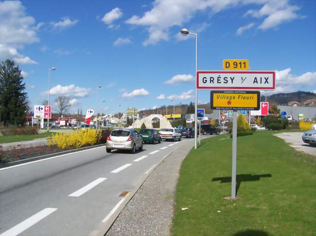 Entrée dans la commune en arrivant d'Aix - Grésy-sur-Aix (73100) - Savoie