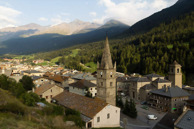 Vue d'ensemble du bourg - Lanslebourg-Mont-Cenis (73480) - Savoie