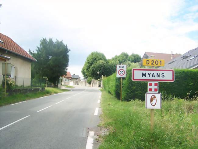 Entrée dans Myans, commune du parc naturel régional de Chartreuse - Myans (73800) - Savoie