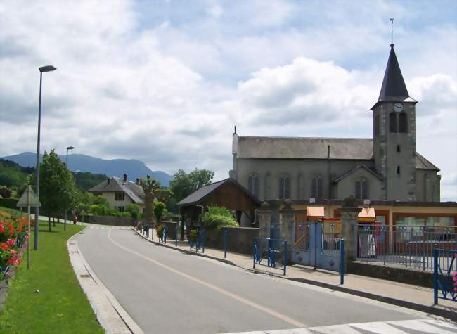 Centre du chef-lieu de Saint-Girod et son église - Saint-Girod (73410) - Savoie