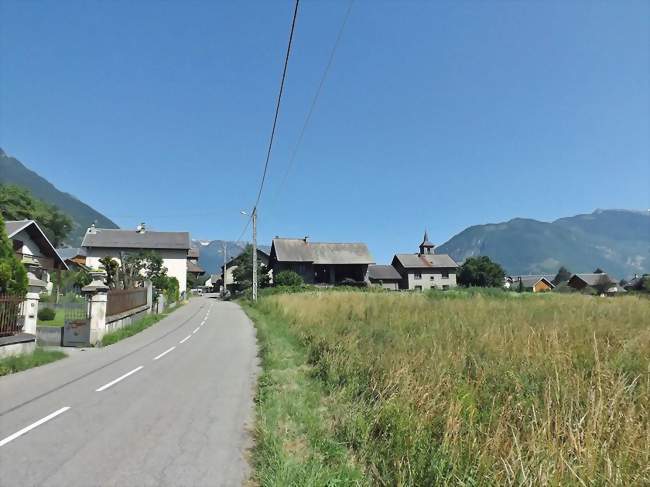 Vue du chef-lieu de la commune en arrivant de Saint-Jean-de-Maurienne - Sainte-Marie-de-Cuines (73130) - Savoie