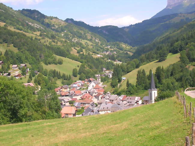 Vue panoramique du villagede Saint-Pierre-d'Entremont - Saint-Pierre-d'Entremont (73670) - Savoie