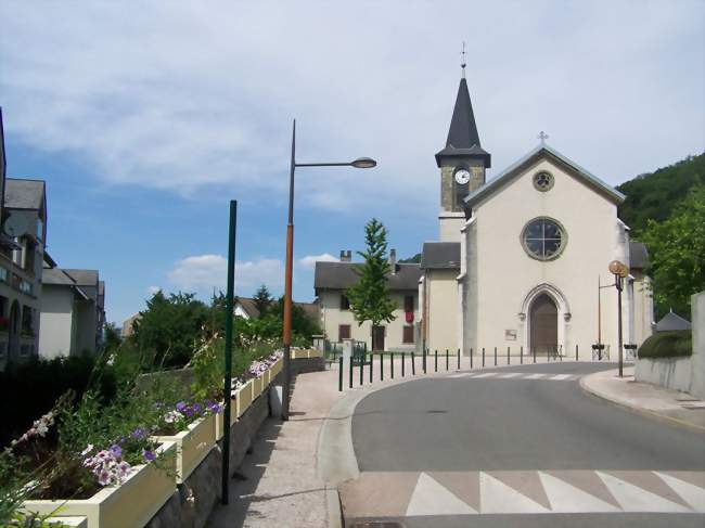 Église dans le centre de la commune - Voglans (73420) - Savoie