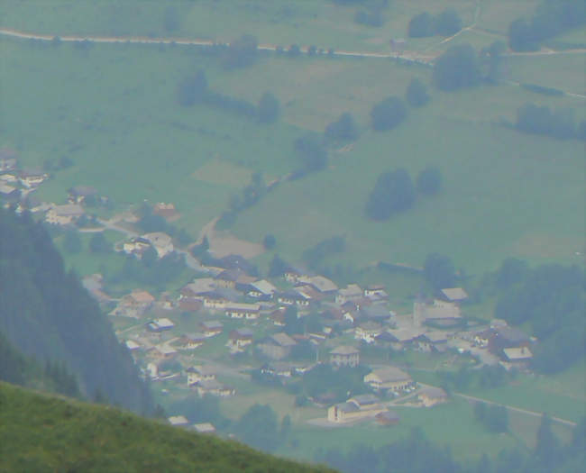 Vue de Bonnevaux depuis la montagne de Pelluaz - Bonnevaux (74360) - Haute-Savoie