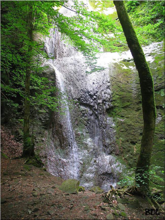 La cascade Pisse-Vache - Brenthonne (74890) - Haute-Savoie