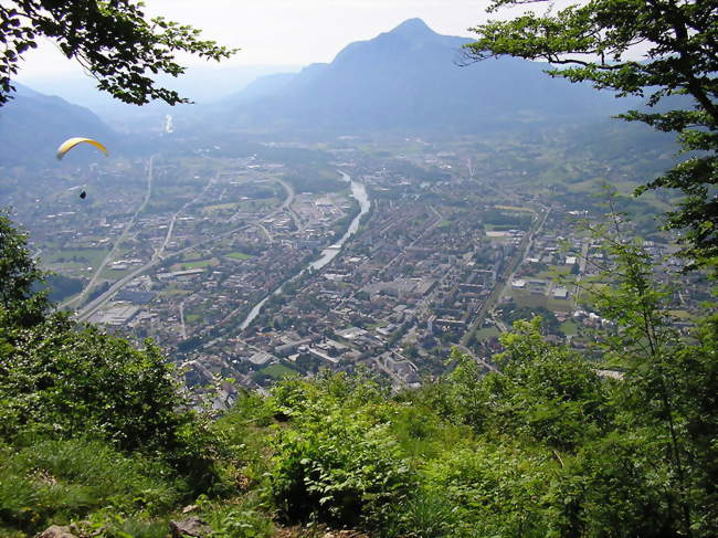 Vue panoramique de Cluses depuis la pointe de Chevran - Cluses (74300) - Haute-Savoie