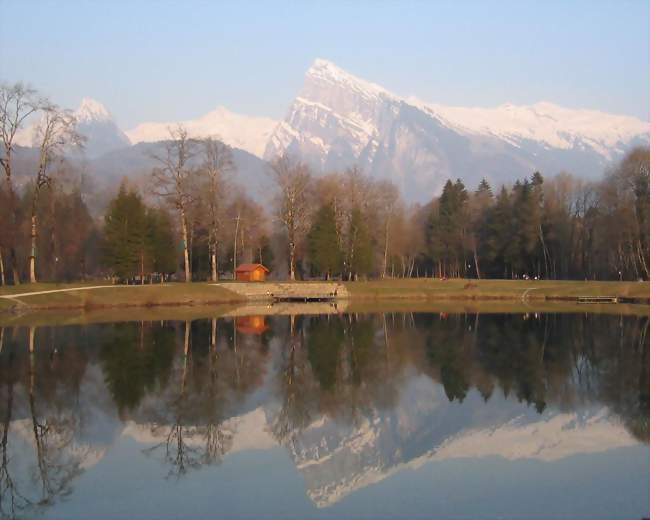 Vue du lac Bleu de Morillon - Morillon (74440) - Haute-Savoie