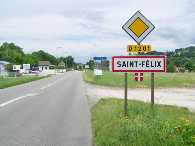 Entrée à Saint-Félix et en Haute-Savoie par l'ex-RN 201 - Saint-Félix (74540) - Haute-Savoie