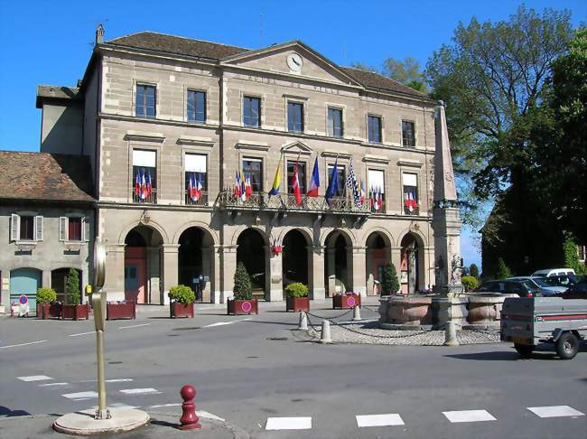 Vue de la mairie de Thonon-les-Bains - Thonon-les-Bains (74200) - Haute-Savoie