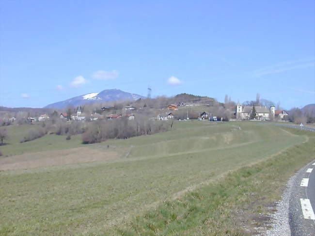Vue du chef-lieu de Vanzy - Vanzy (74270) - Haute-Savoie