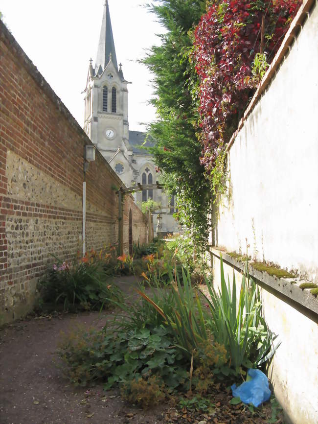 Ruelle et église de Clères - Clères (76690) - Seine-Maritime