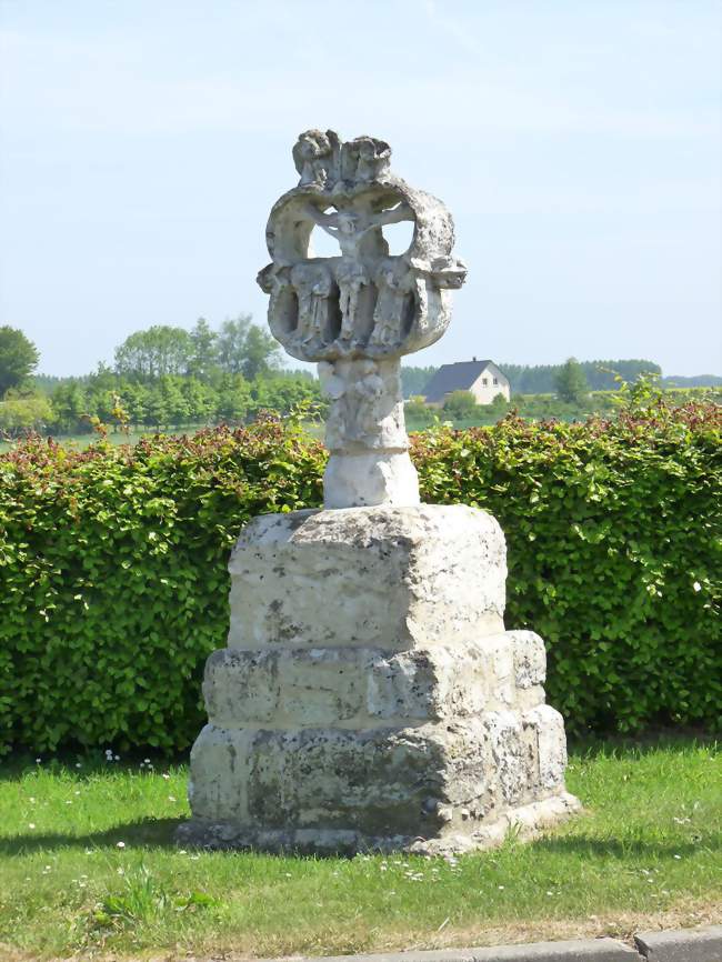 Croix de cimetière, classée MH - Hattenville (76640) - Seine-Maritime