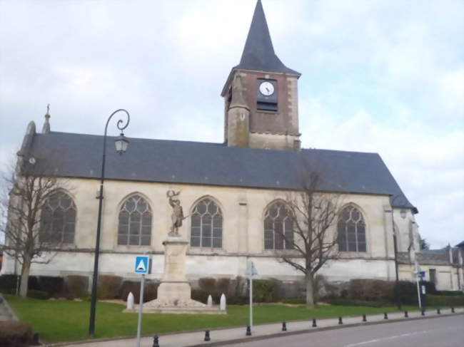 Église Saint-Germain et monument aux morts - Isneauville (76230) - Seine-Maritime
