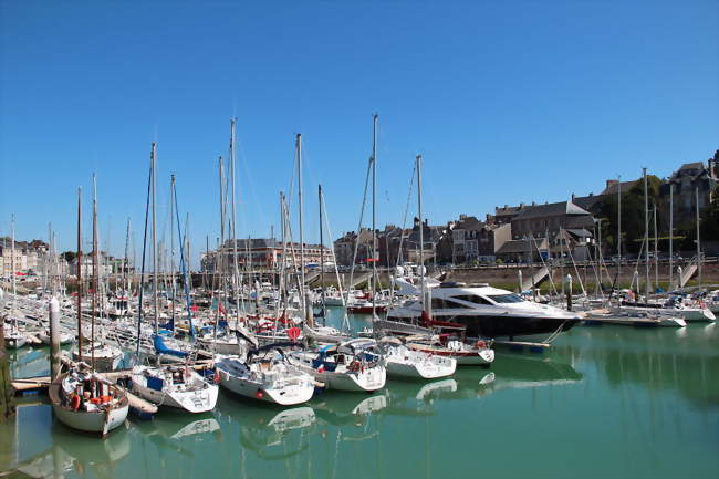 Port et centre-ville - Saint-Valery-en-Caux (76460) - Seine-Maritime